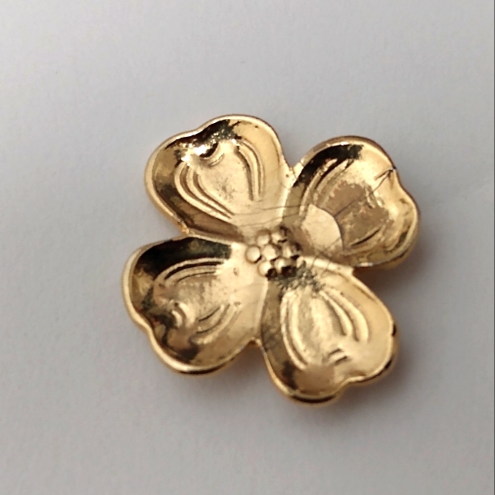 Gold color pin like new